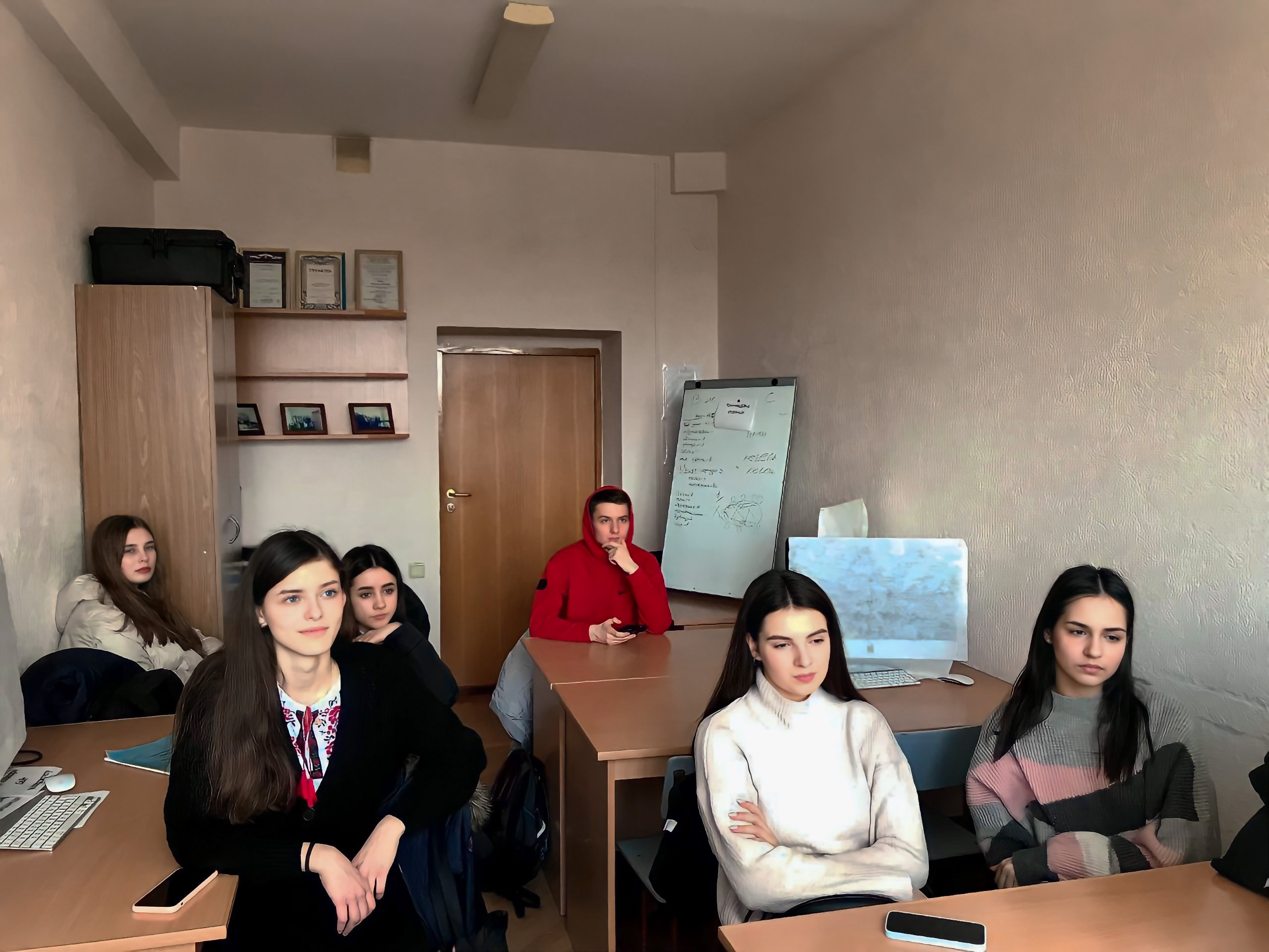 Студенти-другокурсники під час майстер-класу від журналістки видання  «Ukraine Forever» 